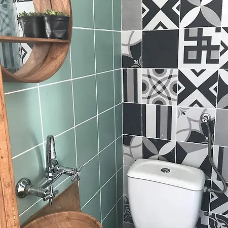 Alfama Patio Лиссабон